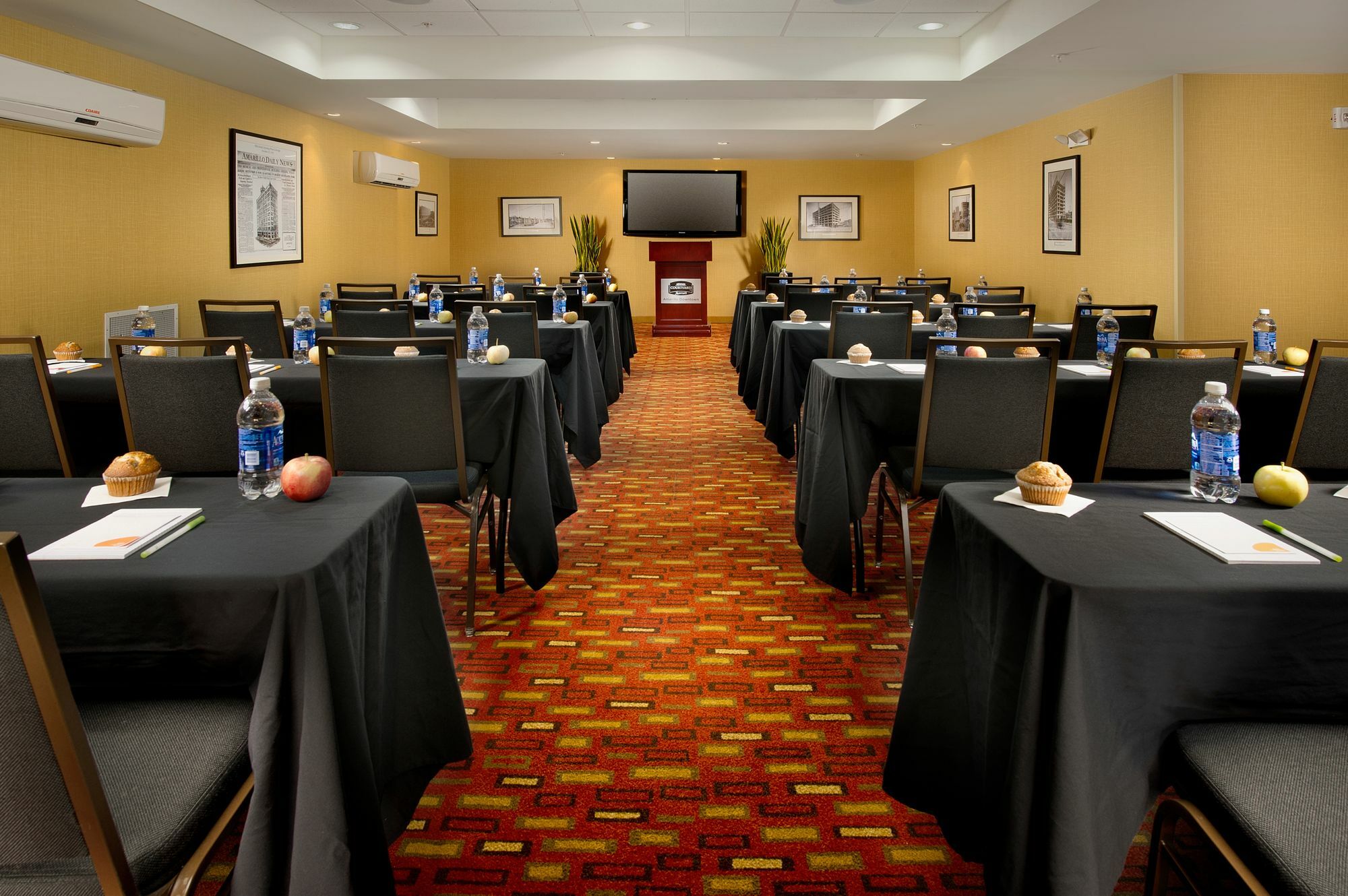 Courtyard By Marriott Amarillo Downtown Hotel Exterior foto